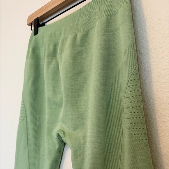 Alphalete Ozone Leggings - Picture 5 of 8